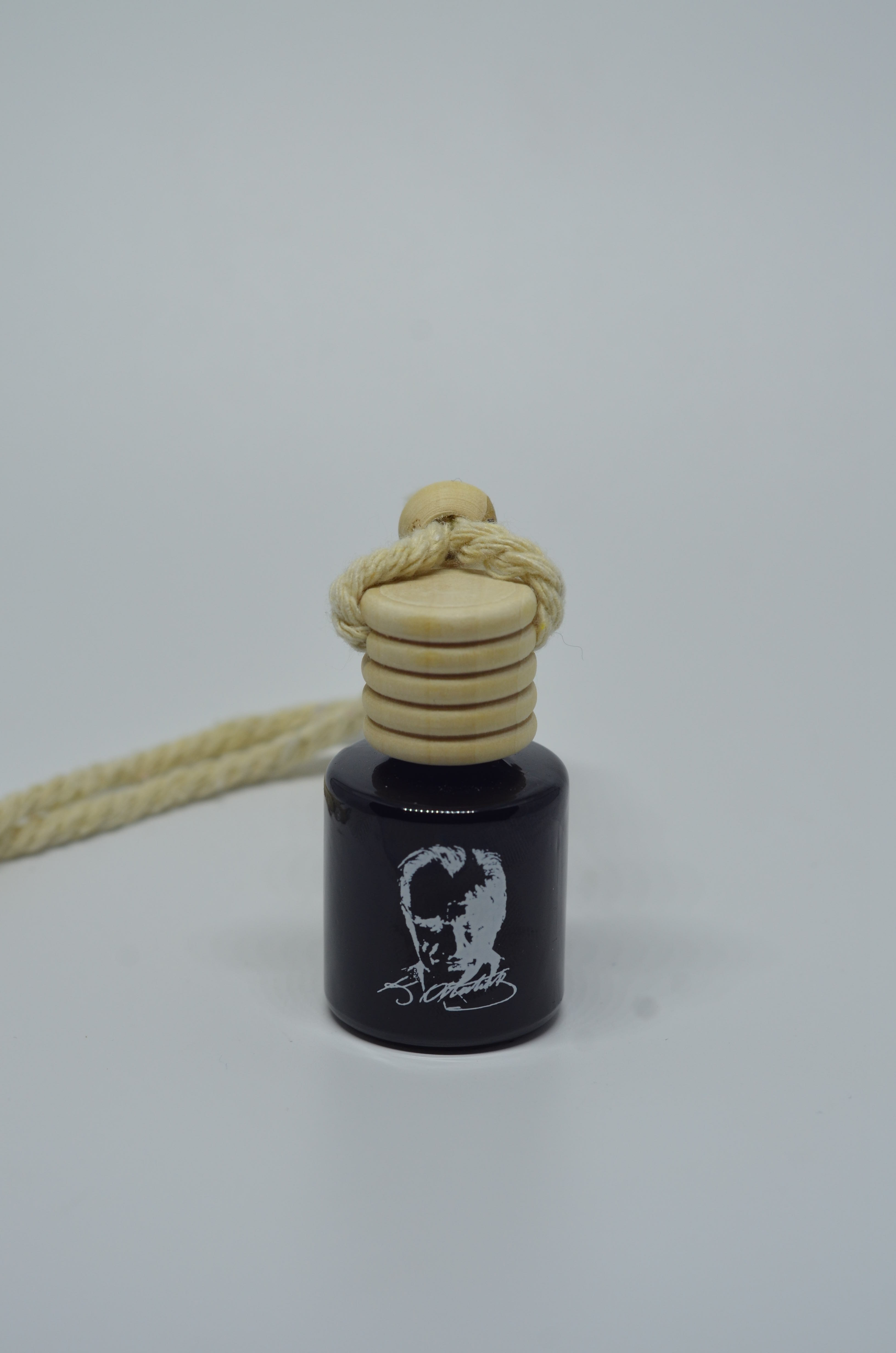 AUE Depon Mr. Johnsen Atatürk Baskılı Cam Asma Koku